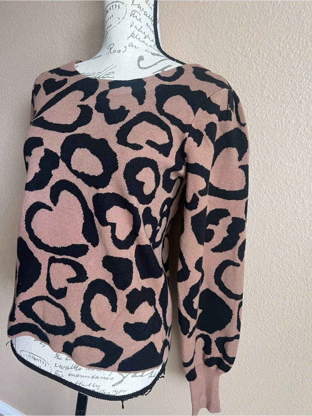 Rachel Zoe Heart Shape Romantic Leopard Print Pattern Long Sleeve  Sweater Sm